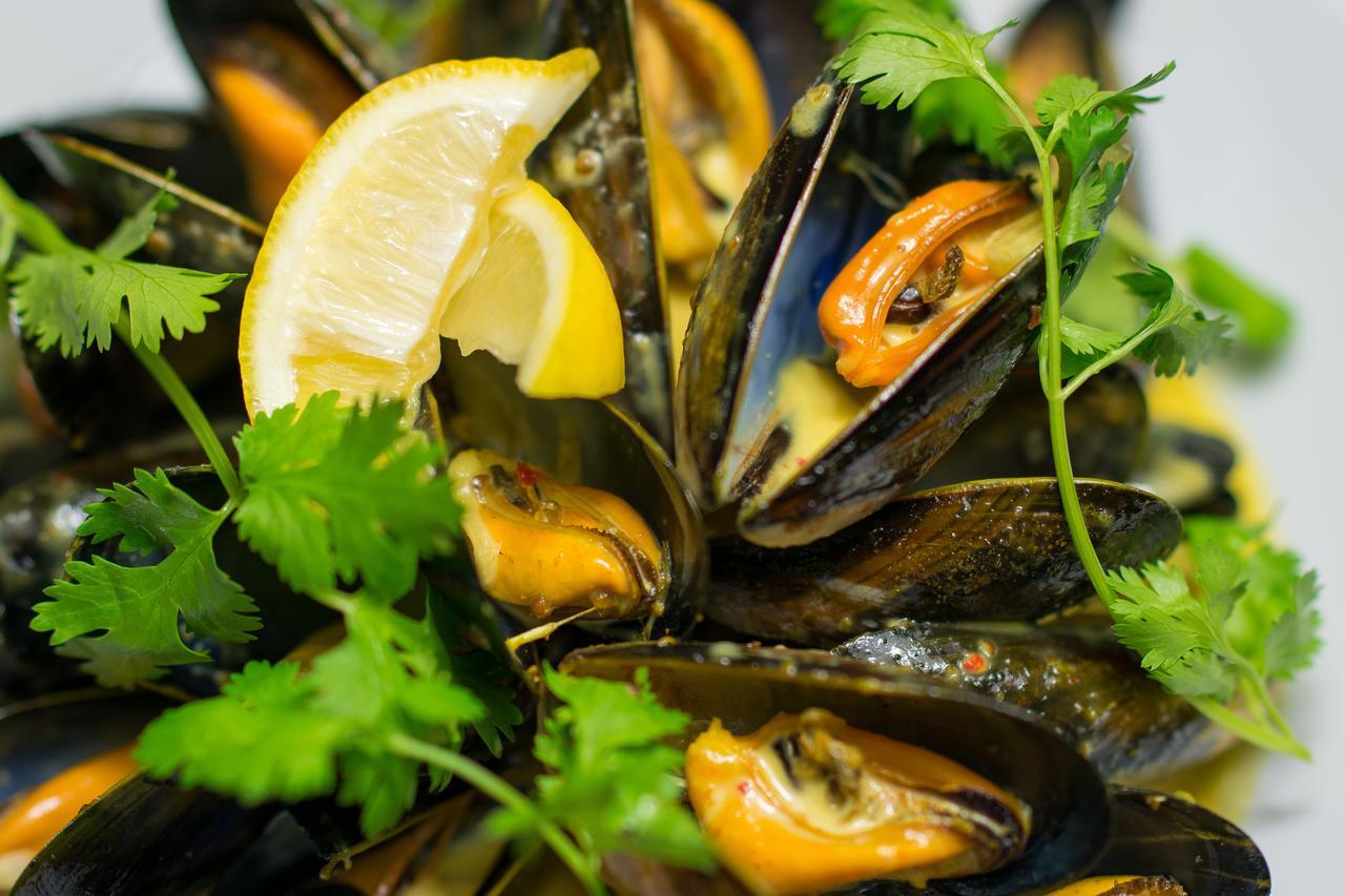 فندق The Fenwick Steak & Seafood Pub Claughton المظهر الخارجي الصورة